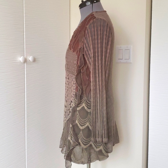 Adore Mixed Pattern Top Size L - Picture 2 of 5